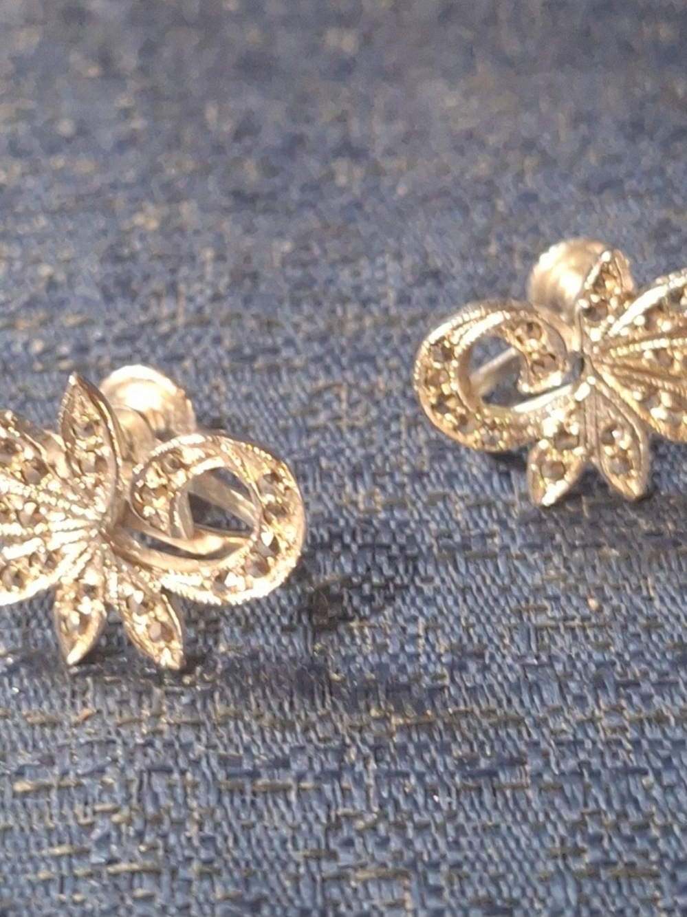 Vintage Silver Tone Floral Leaf Screw Back/clip Earrings - Elegant Women Jewelry - Picture 6 of 8